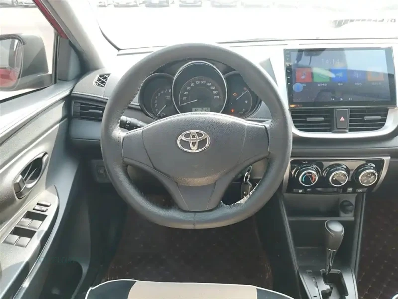 TOYOTA YARIS L DAZZLING