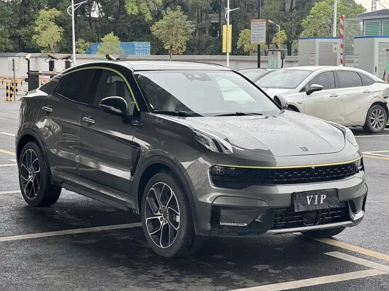 LYNK&CO 05