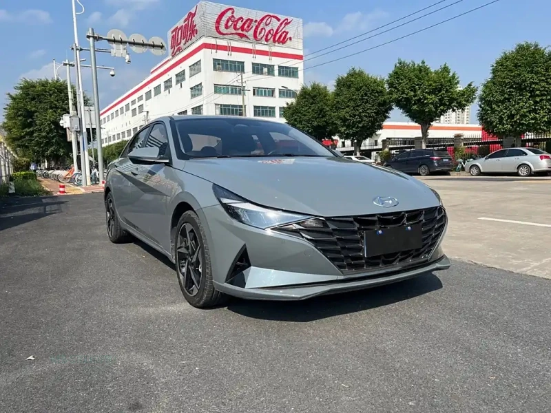 HYUNDAI ELANTRA