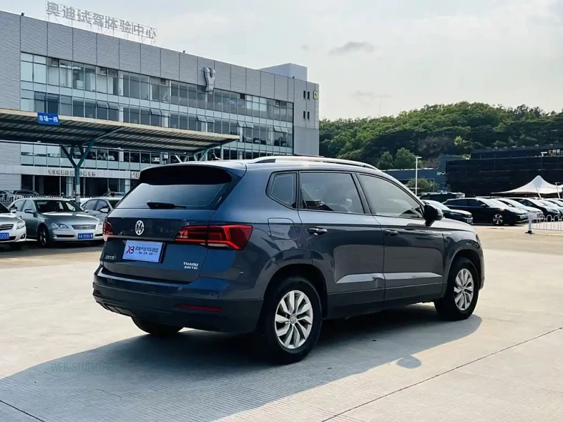VOLKSWAGEN THARU
