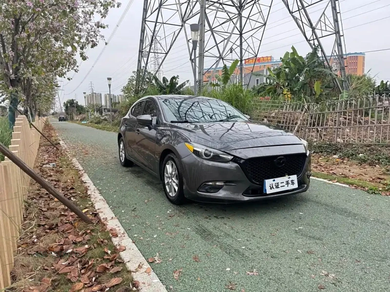 MAZDA 3 AXELA