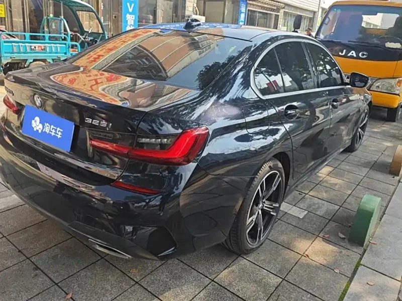 BMW 3-SERIES