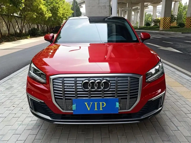 AUDI Q2L E-TRON