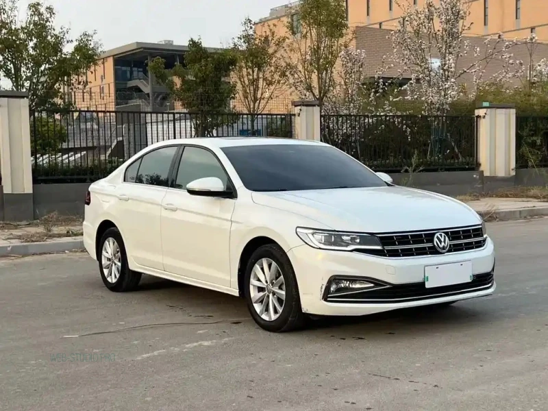 VOLKSWAGEN BORA