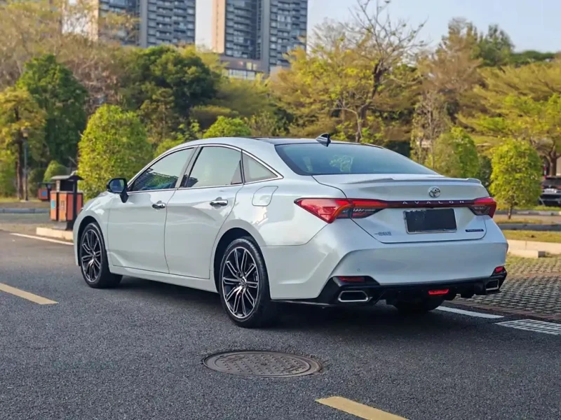 TOYOTA AVALON