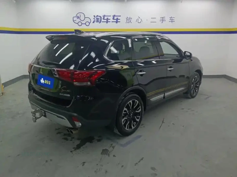 MITSUBISHI OUTLANDER