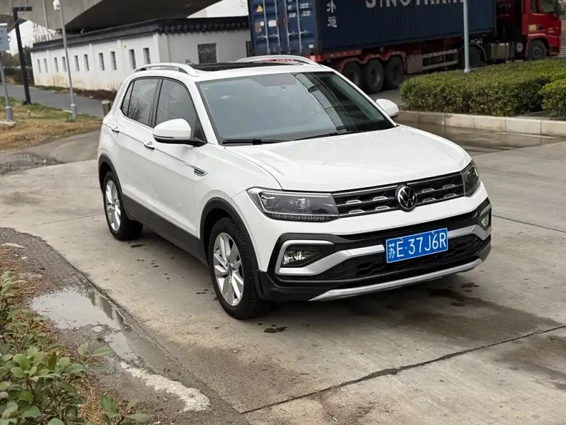 VOLKSWAGEN T-CROSS