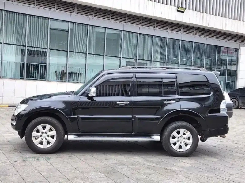 MITSUBISHI PAJERO IMPORT