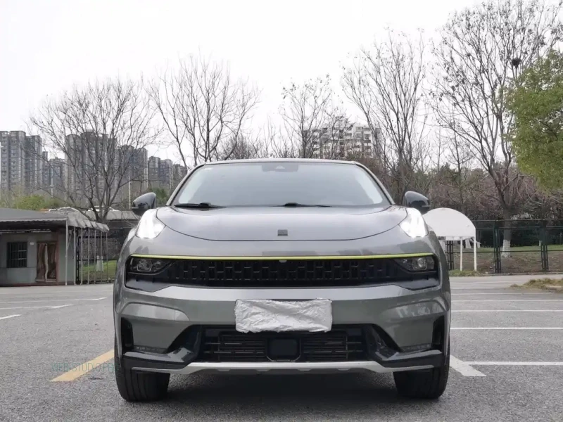 LYNK&CO 05