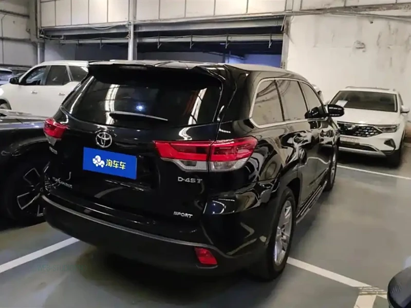 TOYOTA HIGHLANDER