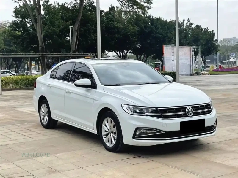 VOLKSWAGEN BORA