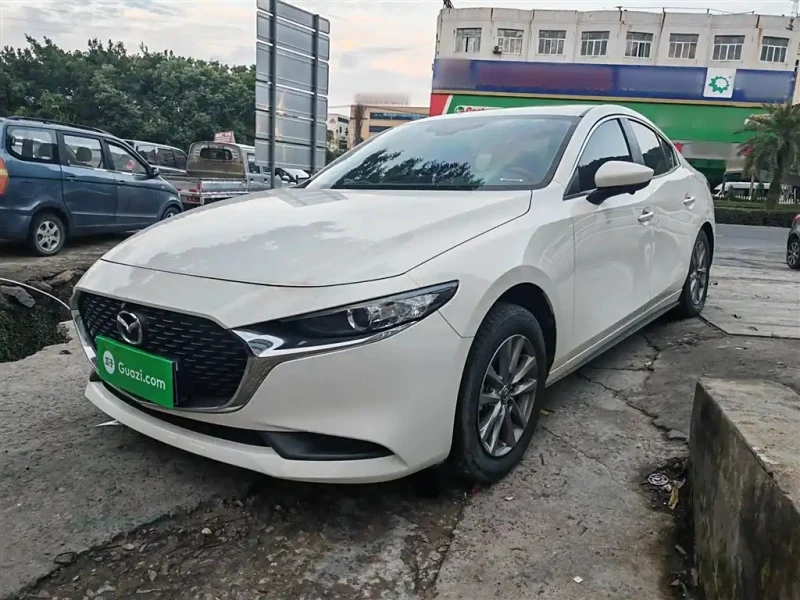 MAZDA 3 AXELA