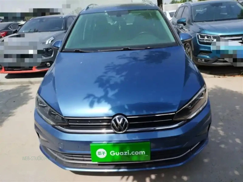 VOLKSWAGEN GOLF . SPORTSVAN