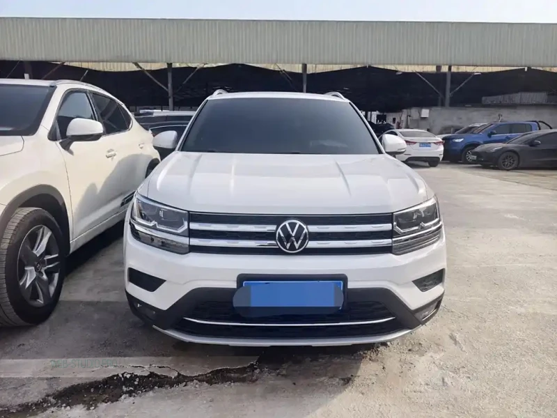 VOLKSWAGEN THARU