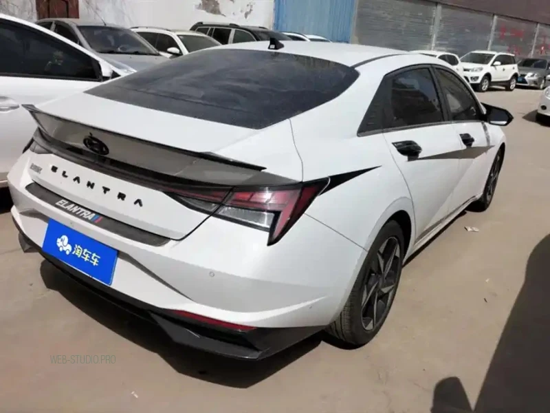 HYUNDAI ELANTRA