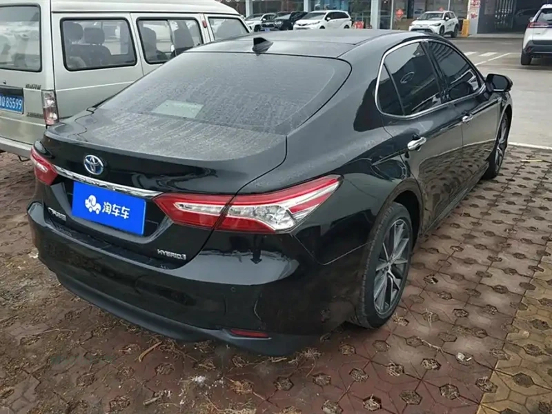 TOYOTA CAMRY