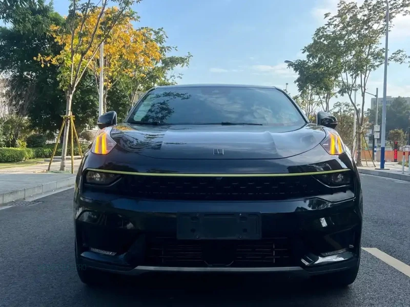 LYNK&CO 05