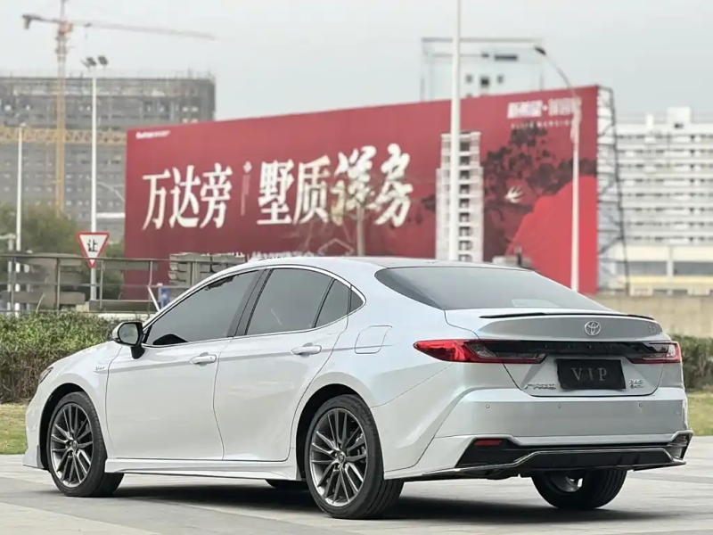 TOYOTA CAMRY