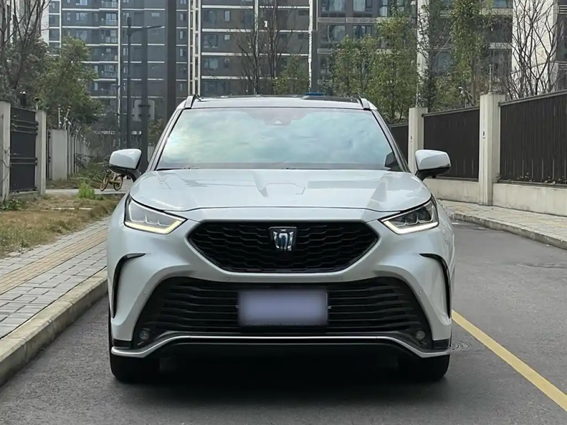 TOYOTA CROWN LUFANG