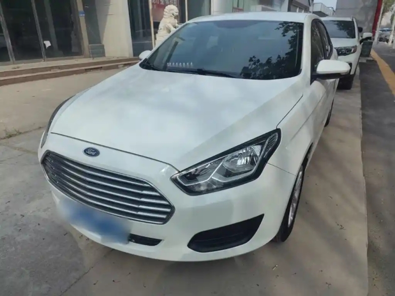 FORD ESCORT  2019