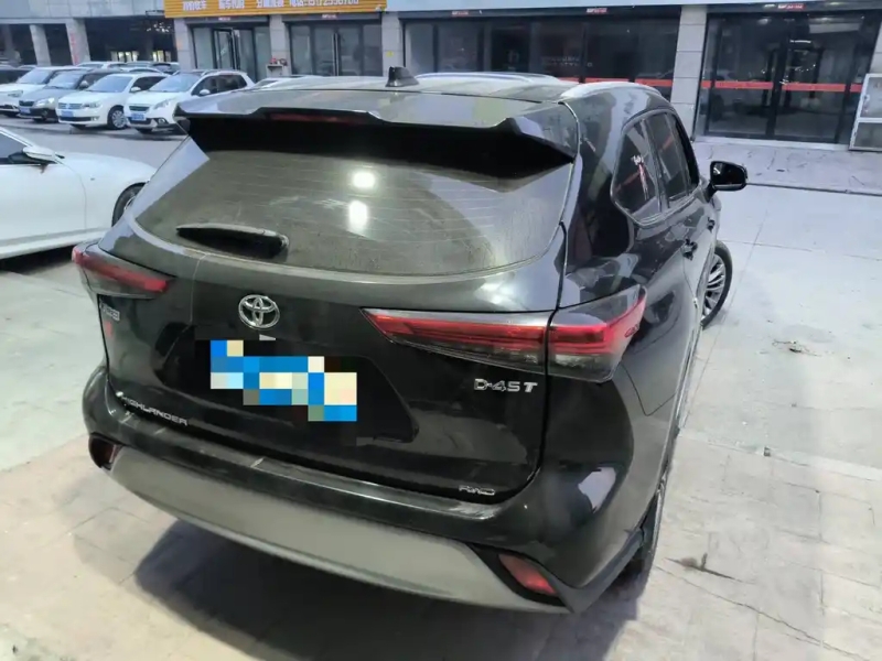 TOYOTA HIGHLANDER