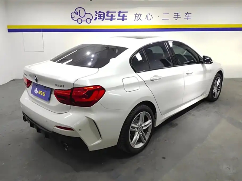 BMW 1-SERIES