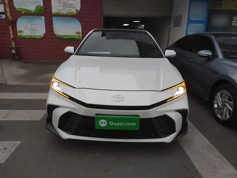 TOYOTA CAMRY