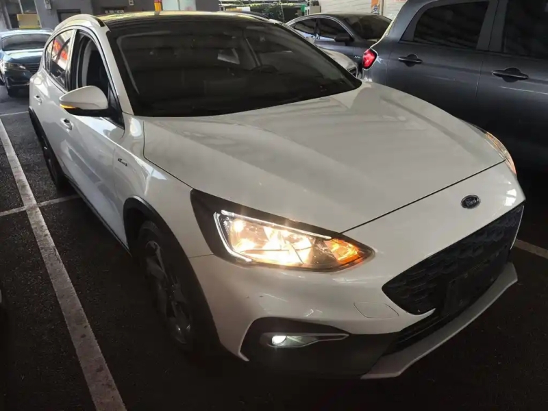 FORD FOCUS ACTIVE