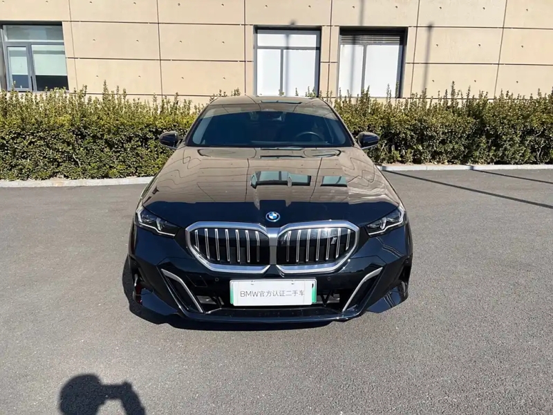 BMW I5