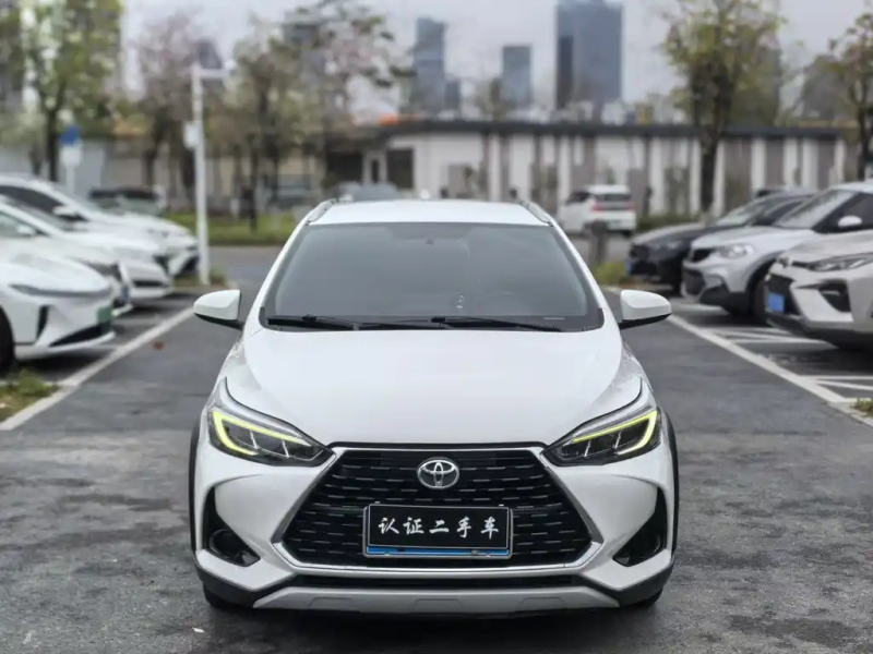 TOYOTA YARIS L DAZZLING