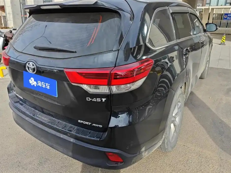 TOYOTA HIGHLANDER