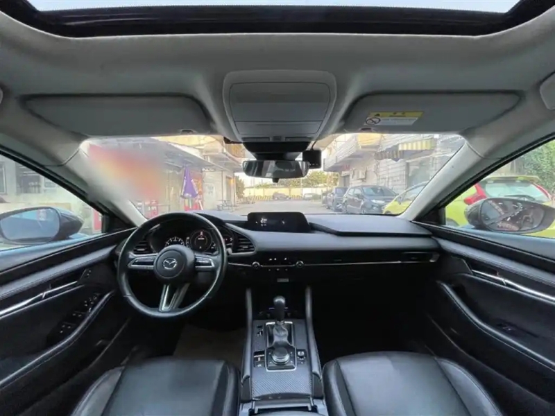MAZDA 3 AXELA