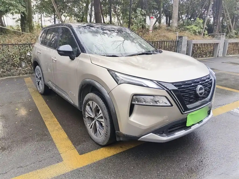 NISSAN X-TRAIL