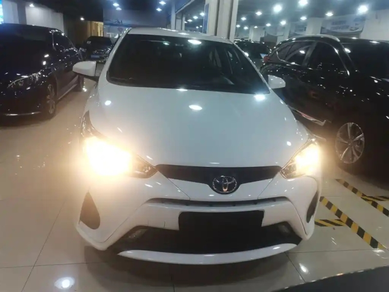 TOYOTA YARIS L ENJOY