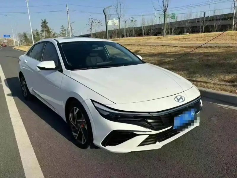 HYUNDAI ELANTRA