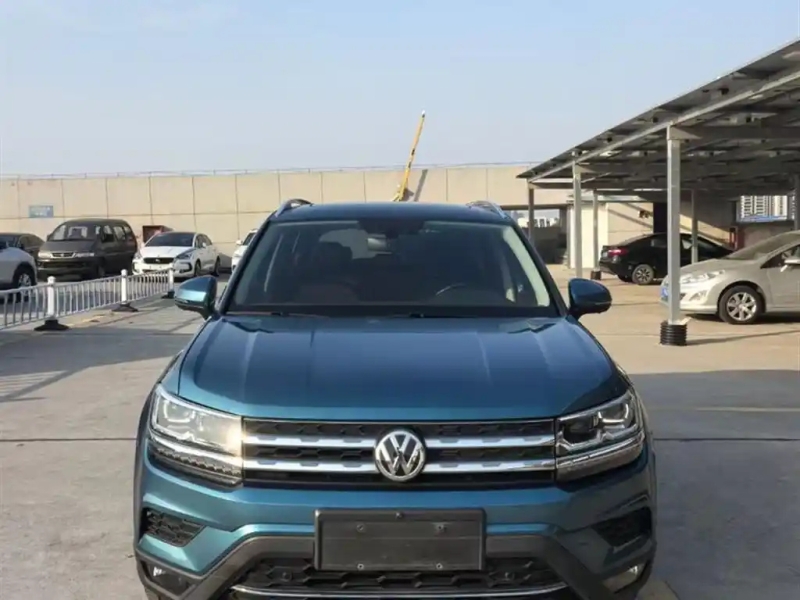 VOLKSWAGEN THARU
