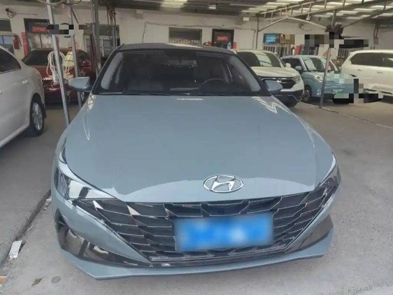 HYUNDAI ELANTRA