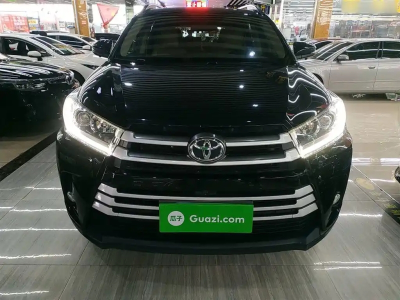 TOYOTA HIGHLANDER