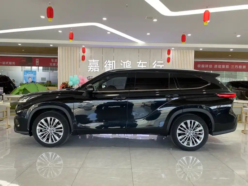 TOYOTA HIGHLANDER