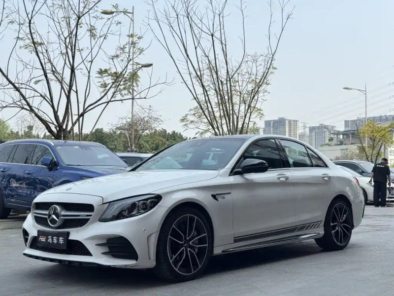 MERCEDES BENZ C-CLASS AMG