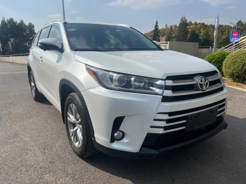 TOYOTA HIGHLANDER