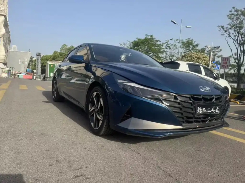 HYUNDAI ELANTRA