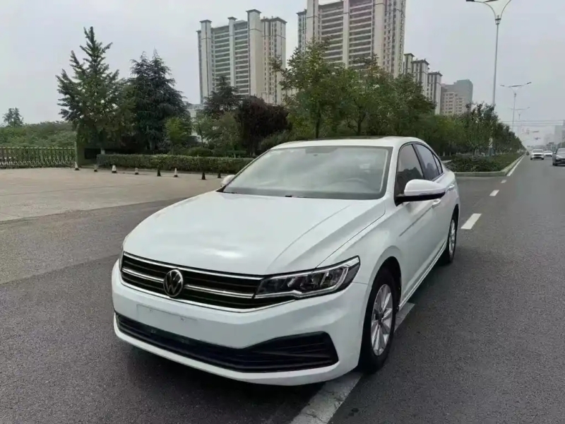 VOLKSWAGEN BORA
