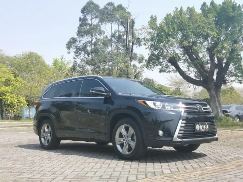 TOYOTA HIGHLANDER