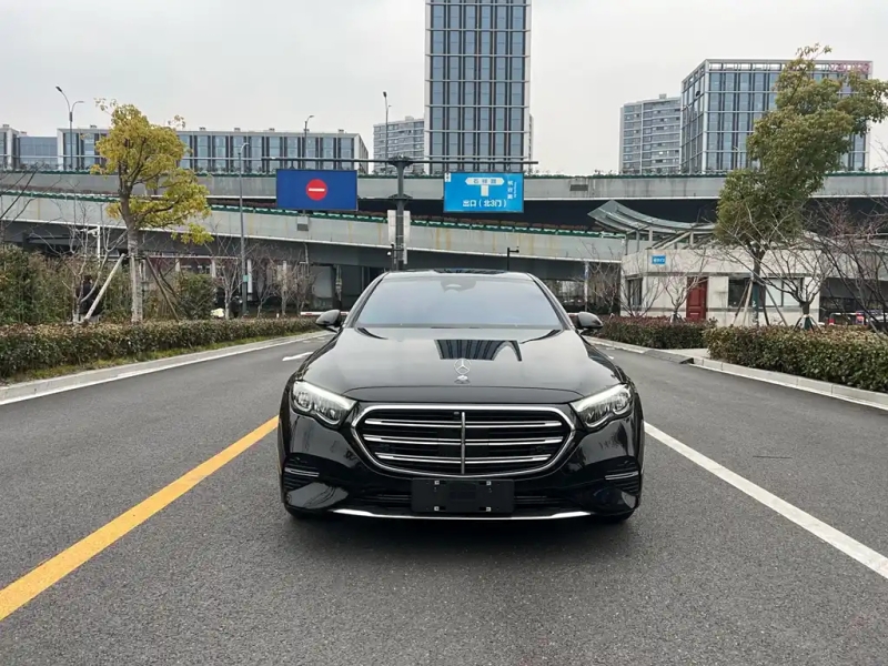 MERCEDES BENZ E-CLASS