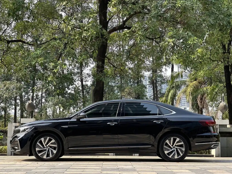VOLKSWAGEN PASSAT NEW ENERGY