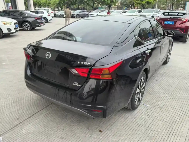 NISSAN TEANA