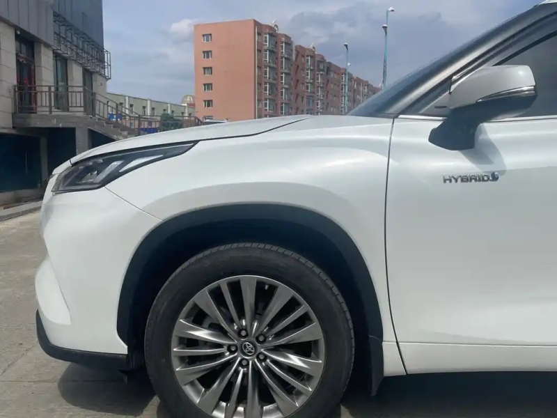TOYOTA HIGHLANDER