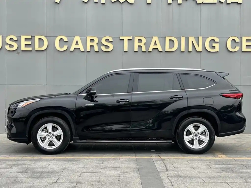 TOYOTA HIGHLANDER