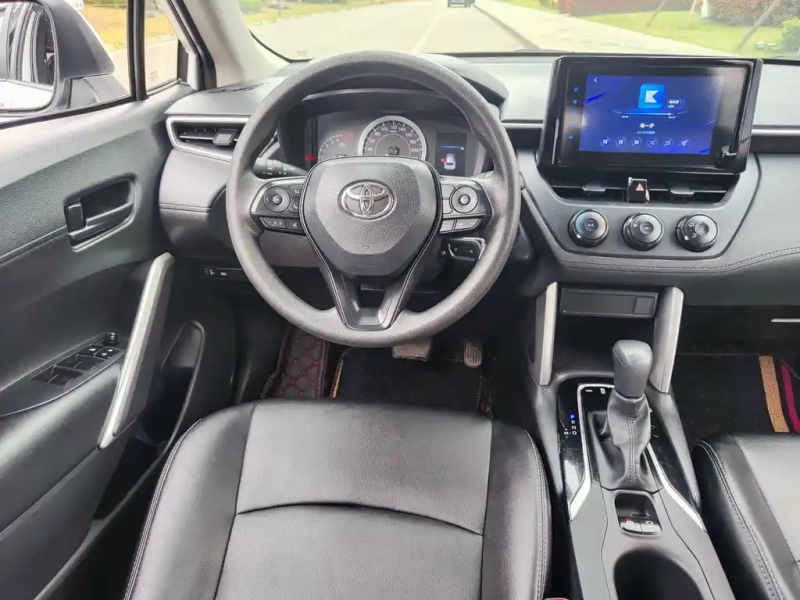 TOYOTA COROLLA CROSS